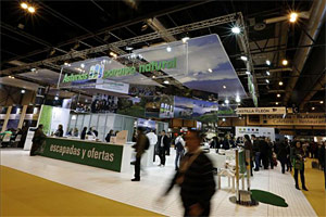 Stand fitur 2013